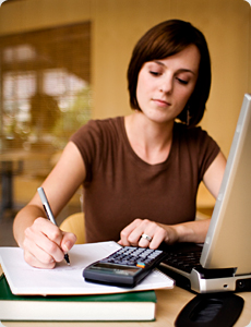 stay at home mom earning her degree through e learning stay at home mom earning her degree through e learning
